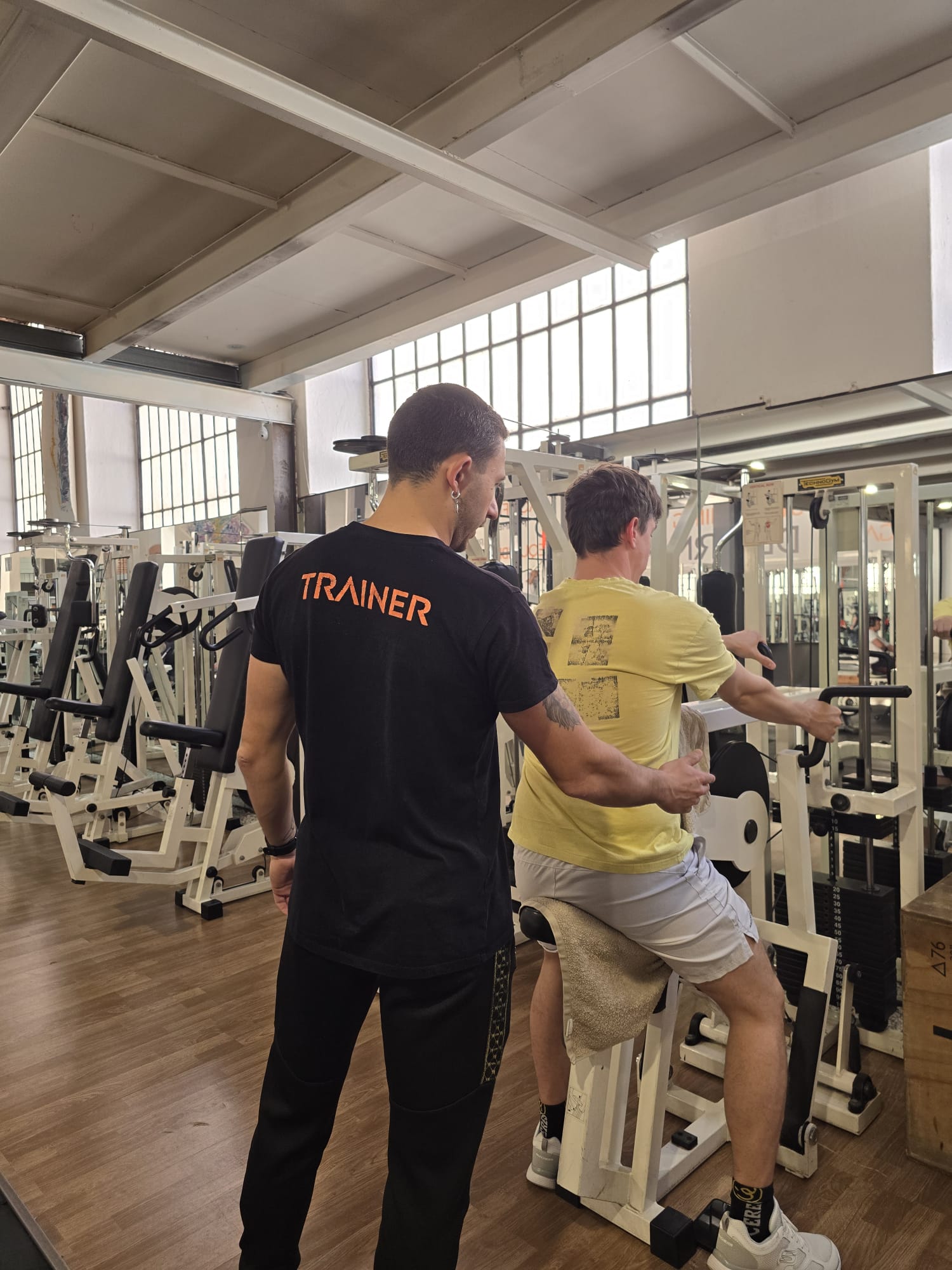 Personal trainer Full Center durante una sessione di coaching